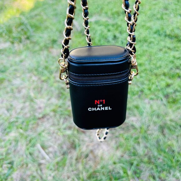 Chanel No. 1 GWP Black Crossbody Hard Sided Lipstick/Card/Cash/Key Case NEW - Picture 5 of 14